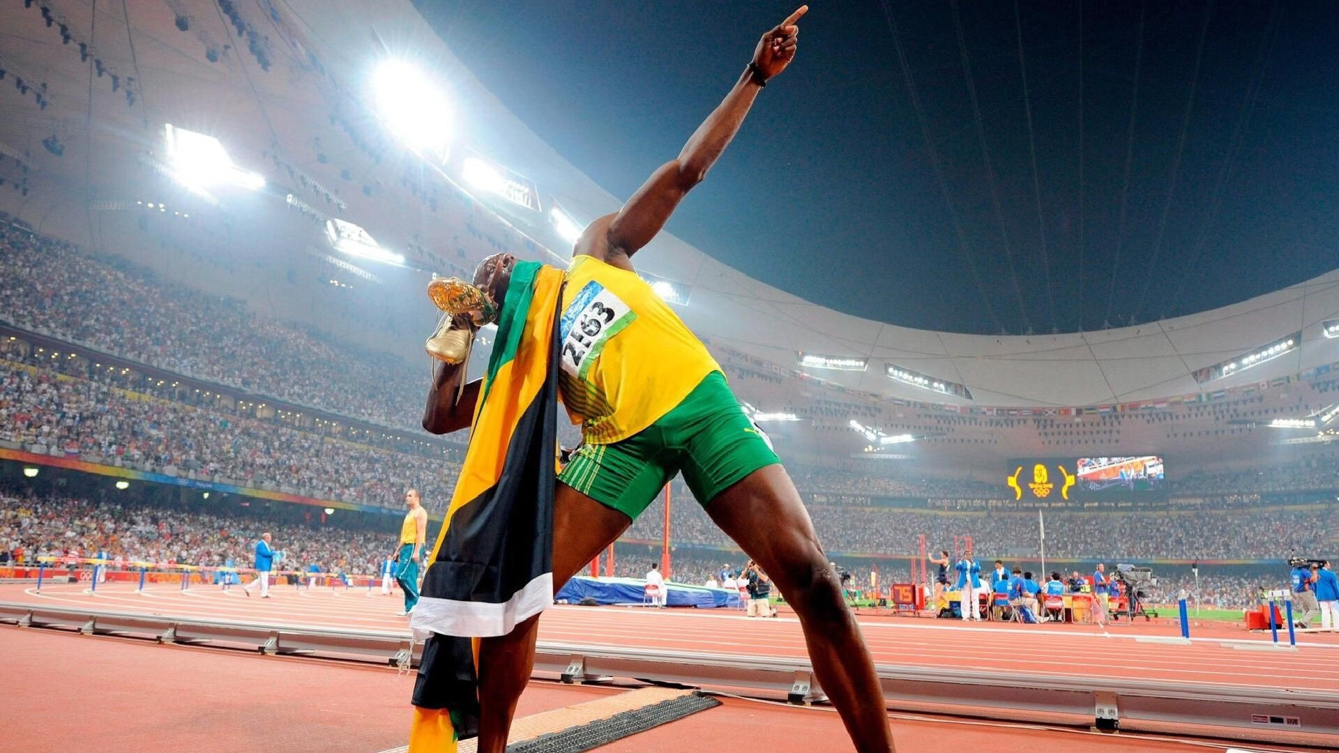 蓝黑铁闸,巴斯托尼的压制级表演,如何让NBA季后赛之夜黯然失色