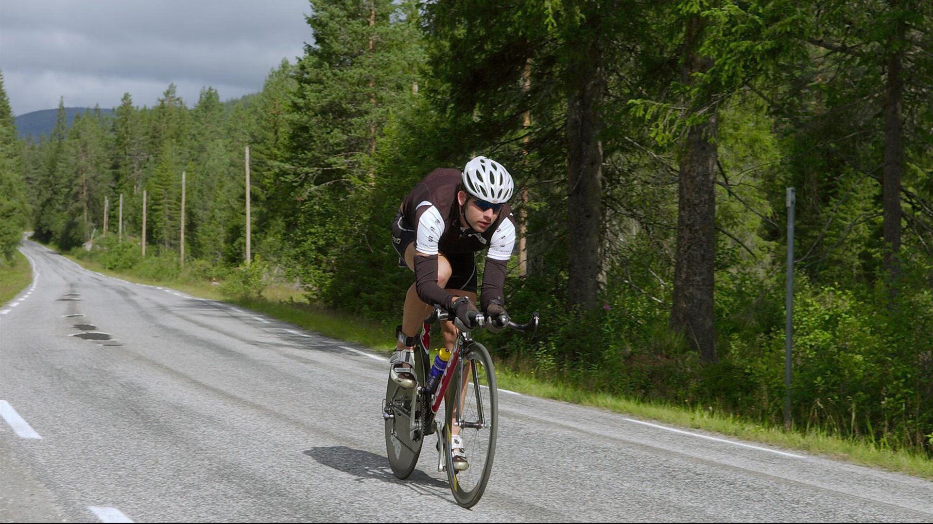 詹姆斯用骑士的剑，劈开广厦的盾，当个人英雄主义点燃团队胜利